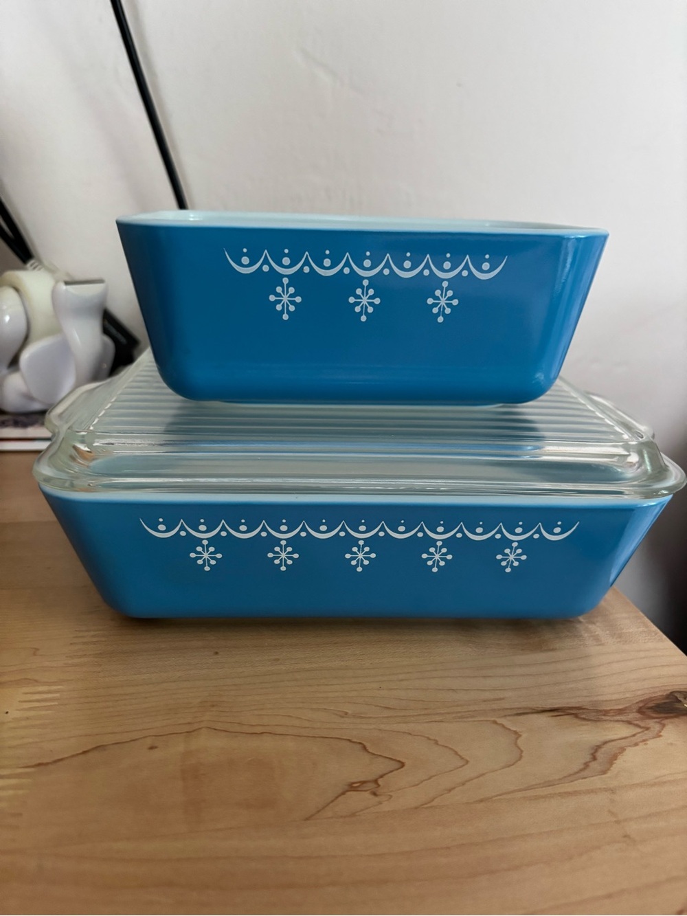 Blue Vintage Snowflake Glass Baking Dish Set - Brand:
